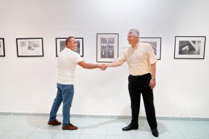 Aleksandar Tomulić i Ivan Kosić, Ulični dijalog