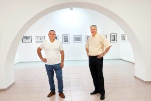 Aleksandar Tomulić i Ivan Kosić, Ulični dijalog