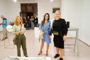 Među nama – Izložba Ivane Bajcer, Nine Lekić, Nine Licul i Dajane Radoš