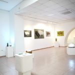 Izložba iz ciklusa Dijalog na kvadrat – Ekologija kroz medije stakla i slikarstva, Kristina Čehulić, Tereza Vukić, Nora Xharrahi i Matea Zeman (