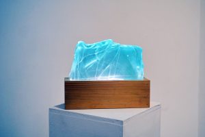 Izložba iz ciklusa Dijalog na kvadrat – Ekologija kroz medije stakla i slikarstva, Kristina Čehulić, Tereza Vukić, Nora Xharrahi i Matea Zeman (