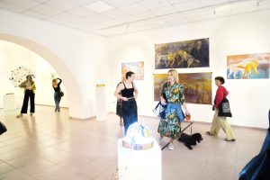 Izložba iz ciklusa Dijalog na kvadrat – Ekologija kroz medije stakla i slikarstva, Kristina Čehulić, Tereza Vukić, Nora Xharrahi i Matea Zeman (