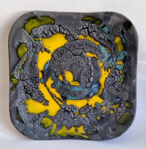 Tanjur 1, 2020., engoba, glazura, aligator glazura